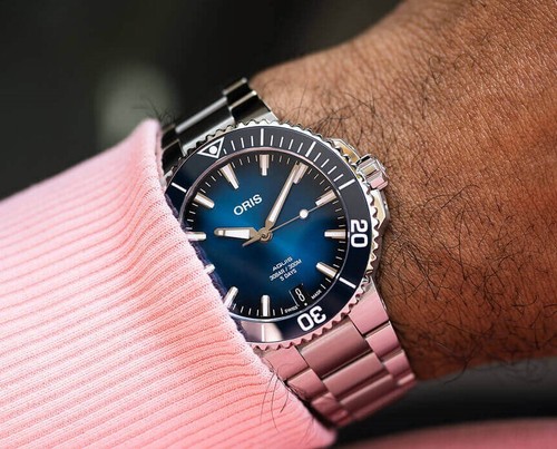 Oris aquis date calibre 400 - 400,