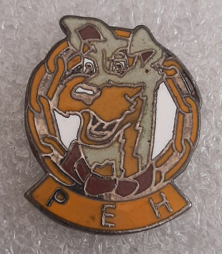 Pins insigne peh chiens jaunes - peh,
