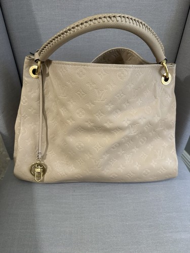 Authentic louis vuitton - louis,