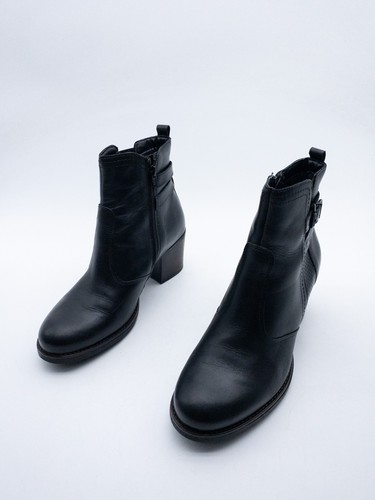 Bottes élégantes pour femmes - bottes,
