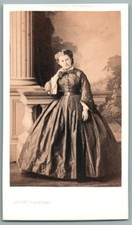 CDV 1865 Jeune Femme de la