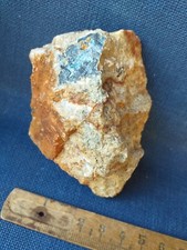 Stibine sur quartz. Loire