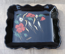 LONGWY PLAT RECTANGULAIRE EN FAÏENCE NOIRE SIGNÉ L. VALENTI - DÉCOR COQUELICOT