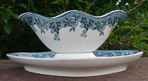 Vintage saucière sur dormant