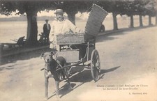 CPA 45 GIEN LES ATTELAGES DE CHIENS LE MARCHAND DE GRAS DOUBLE (attelage chien