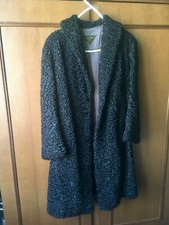 Manteau en fourrure d'astrakan