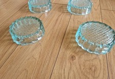 4 Tres Grands Dessous de pieds