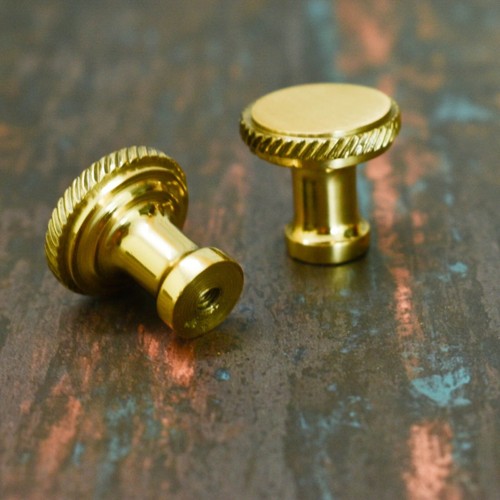 Boutons ronds laiton perlé - en,