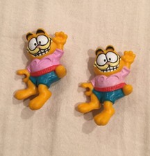 Lot of 2 Garfield Toy Figures 1978 1981 United Feature Syndicate Good Condition