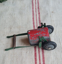 ANCIEN ACCESSOIRE DE TRACTEUR JOUET ENFANT EN FER PLOMB