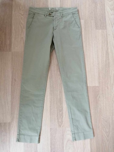 Pantalon vert kaki coupe