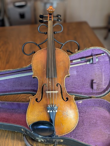 Antique violin with carlo - with,