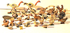LOT 36 FIGURINES EN PLOMB. VOLAILLES FERME 