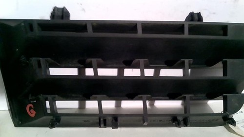 Grille calandre gauche - grille,