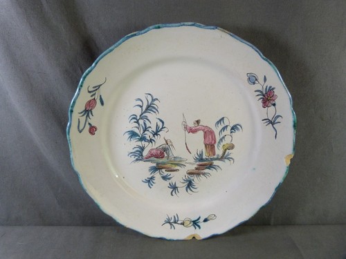 Assiette faïence signée - en,