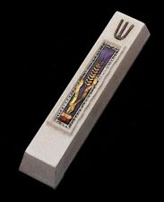 Mezouza fabriquée à Jérusalem en pierre moulée par Shulamit Kanter Art Design