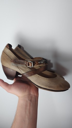 Chaussures brides cloutées - à,