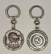 Lot 2 Porte-Clés AUGIS FOIRE DE LYON Vintage 1964/1966 Collection Mascotte Lion