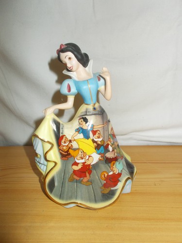 Cloche figurine porcelaine - cloche,