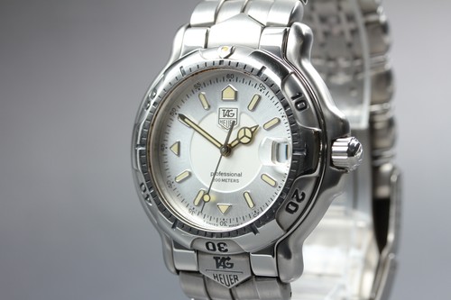 Presque comme neuf - **, montre