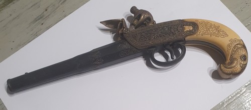 Reproduction un pistolet a - ,