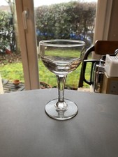 Verre à pied ancien, dit du