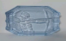 Cendrier Arts Déco En Verre Pressé Moulé.