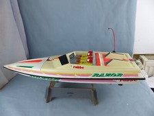 Bateau RC ancien ROBBE RAZOR partiellement monté moteur , servo GRAUPNER