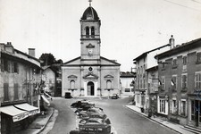 (01) MONTMERLE place église