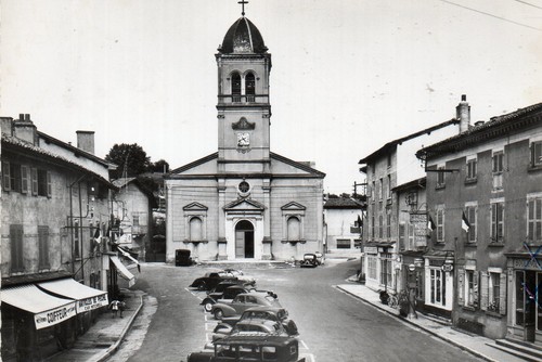 Montmerle place église - place,