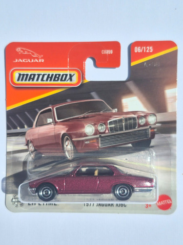 Miniature matchbox jaguar - 1/64,