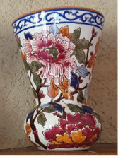 Vase Gien décor de pivoines.