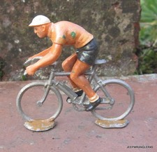 ROGER / COUREUR CYCLISTE