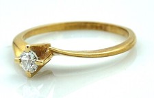 MAGNIFIQUE BAGUE SOLITAIRE EN