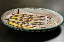 ANCIEN PLAT ASPERGES EN CERAMIQUE VALLAURIS DECOR MAIN ATTRIBUE DANIEL ETIENNE