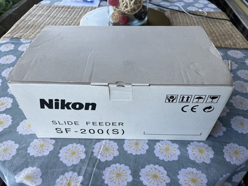 Nikon slide feeder 200 - slide,