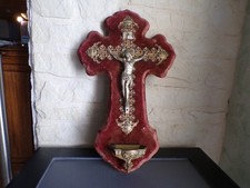 Grand crucifix bénitier