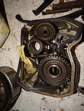 couvres culasses x2 + pièces moteur arbre distri Honda 500 VT VTC PC08 31225