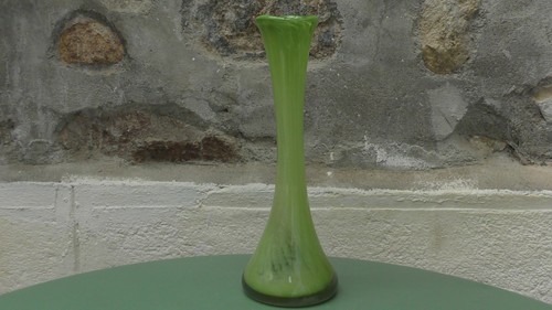 Très jolie vase style murano