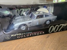 AUTOART 1/18 JAMES BOND ASTON