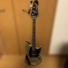 Squier Mikey Way Mustang Bass