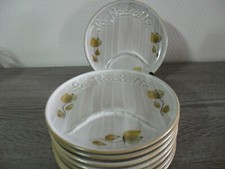 8 ASSIETTES A RACLETTE OU A FONDUE EN GRÈS VERNISSÉ 