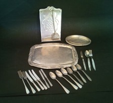  DINETTE ALUMINIUM DE POUPEE 16 COUVERTS ECUMOIRE 2 PLAT PORTE LOUCHE ANCIEN