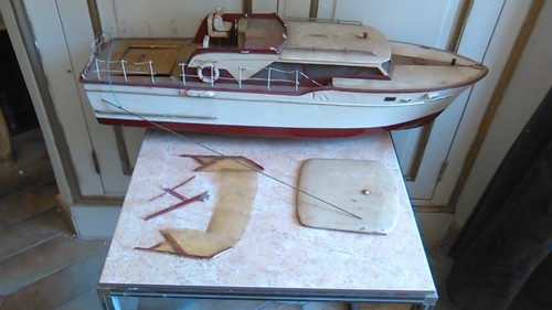 Bateau moteur bois - à,