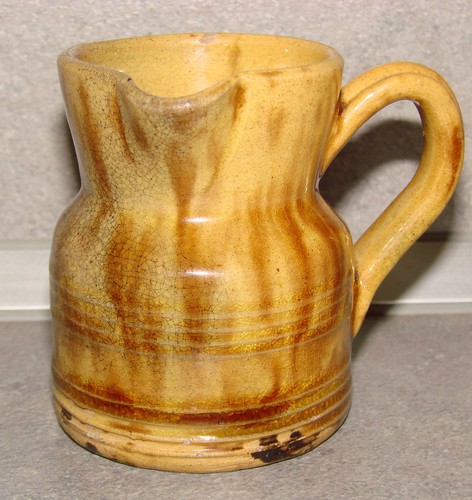 Ancien petit pichet pot à - petit,