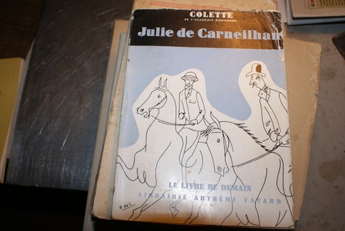 Julie carneilhan colette - -,