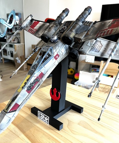 Soporte wing star wars 75 - x-wing,
