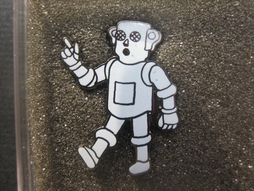 Figurine pin émail manitoba - pin's,