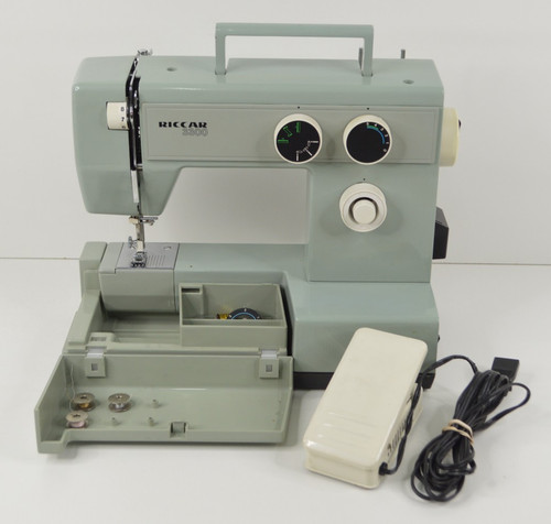 Riccar 3300 sewing machine - sewing, w/