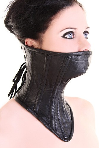 Corset coup gorge cuir - en,